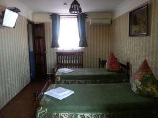 Гостевой дом Motel Postoyaliy Dvor Симонцево Двухместный номер с 2 отдельными кроватями и ванной комнатой-2